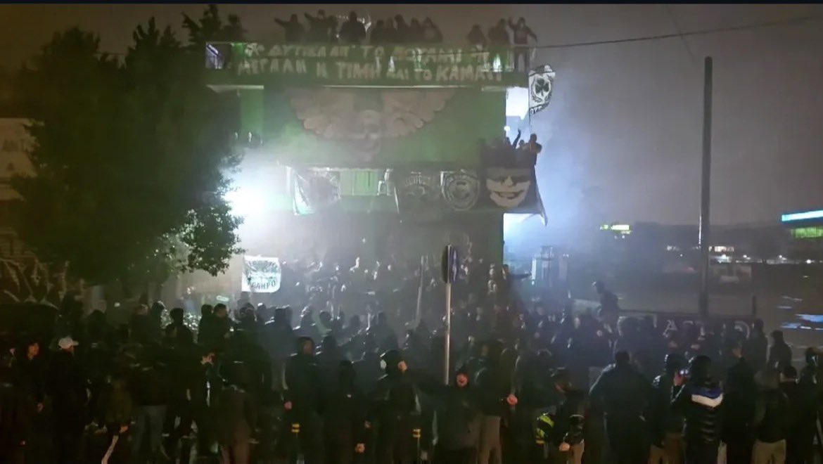 LA115_LA115's tweet photo. 20 χρόνια εναντίων όλων στην κυριολεξία https://t.co/3kGSKrI47c