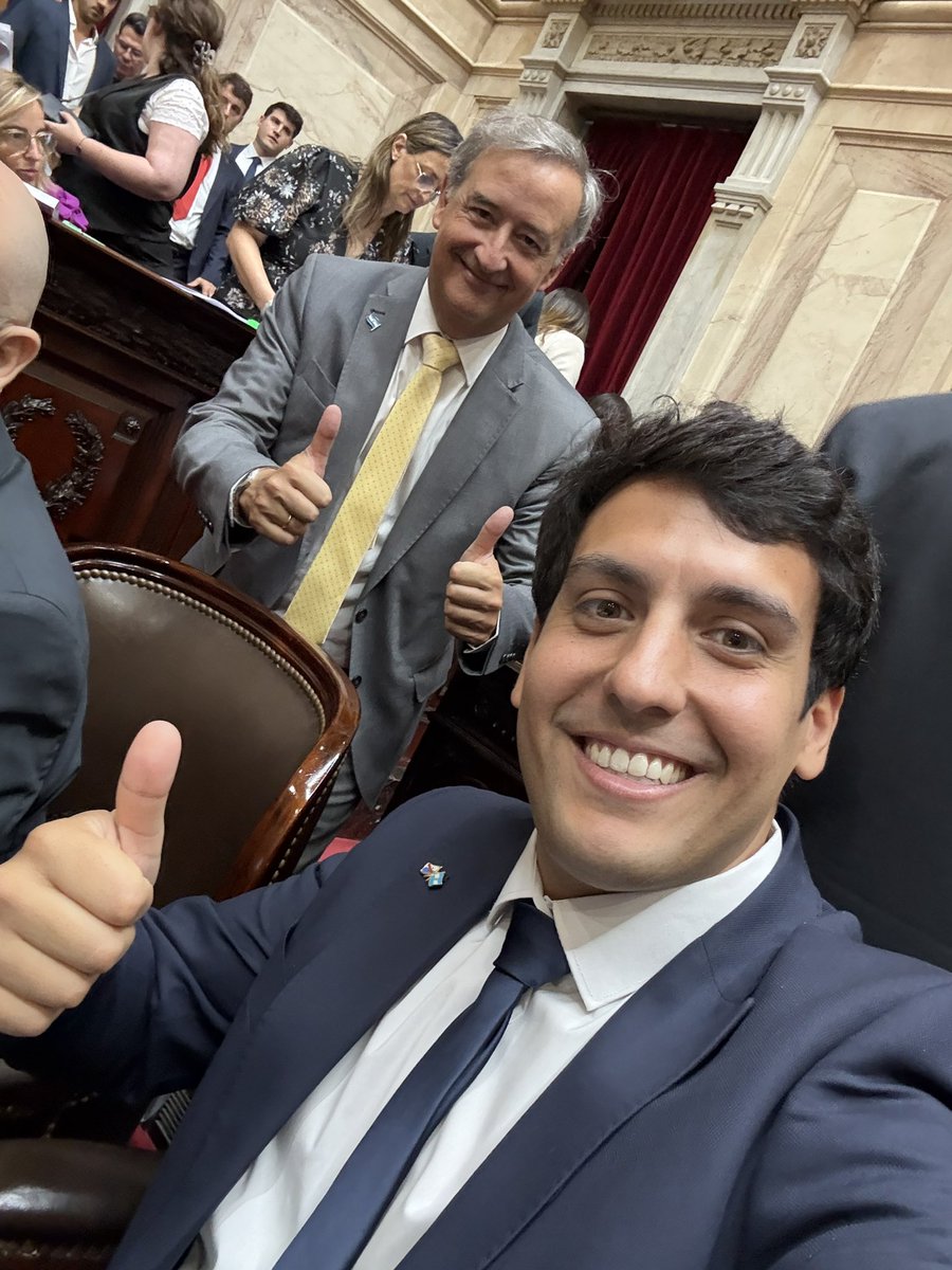 Listos para arrancar la sesión!! <a href="/NicolasMayoraz/">Nicolás Mayoraz</a>