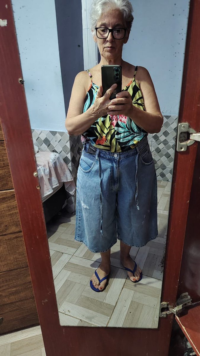 drunkyuhyun1's tweet image. minha vó comprou um jorts e agora ta com sindrome de ref