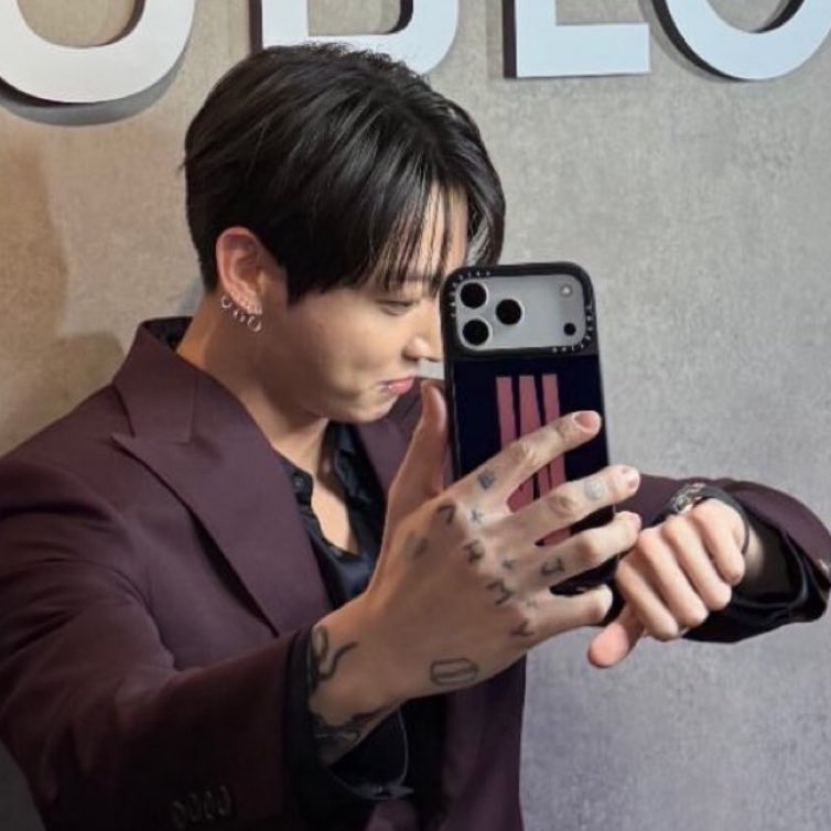 อต tweet media