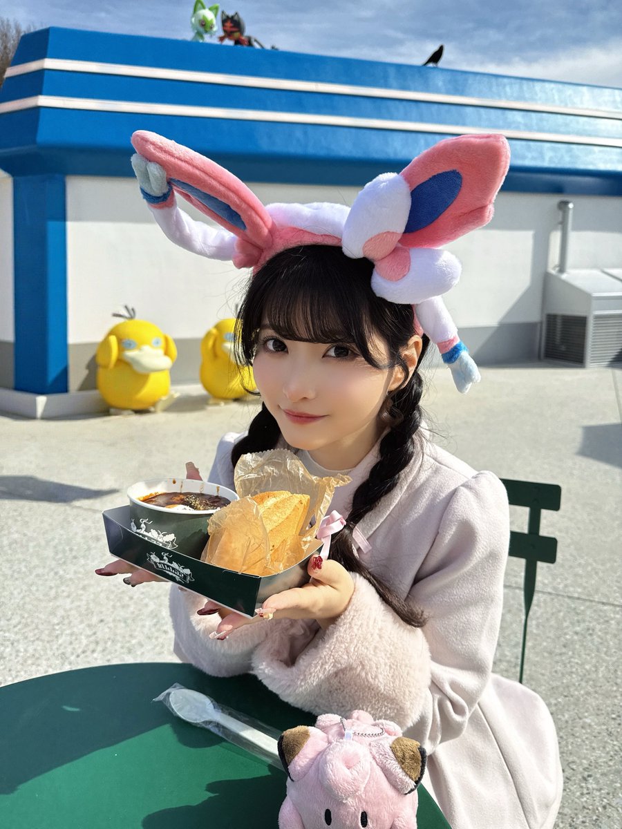 たかなしるい tweet media