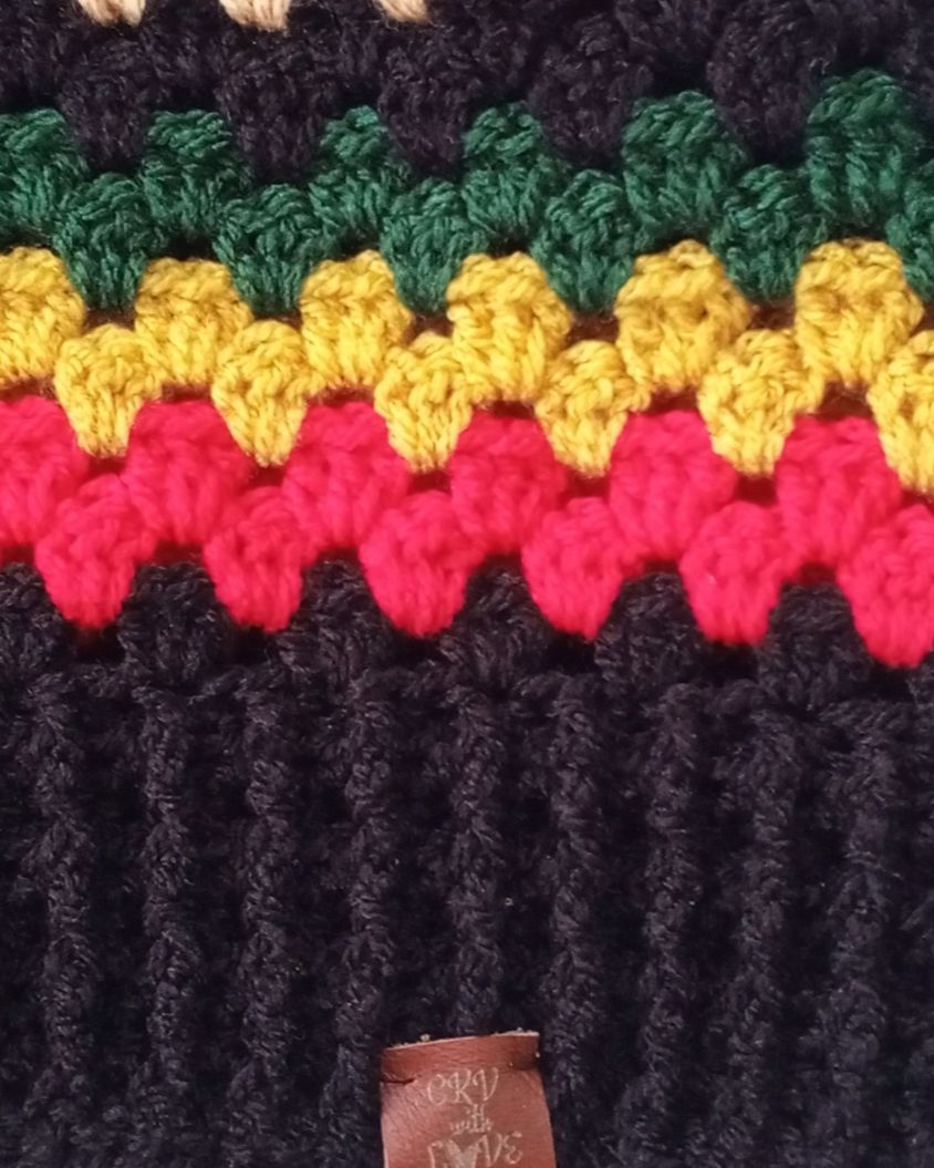 mytarooka's tweet image. Stay warm and chic this winter with our Infinity scarf and beanie set, crafted from top-notch 100% acrylic. A perfect blend of style and comfort for just $45.00. #WarmAndStylish #WinterEssentials 

tarooka.com/listing/357/in…