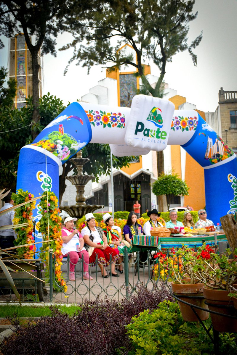 ¡Desfile de Corso de Carnaval en Paute!
En el parque central Fray Vicente Solano se presentaron oficialmente los Compadres de Carnaval, junto a la Vicealcaldesa Teresa Guachún, la Reina de Paute y la Cholita Pauteña.
📅 Domingo 15
⏰ 10h00
📍 Calles céntricas
#CarnavalPaute