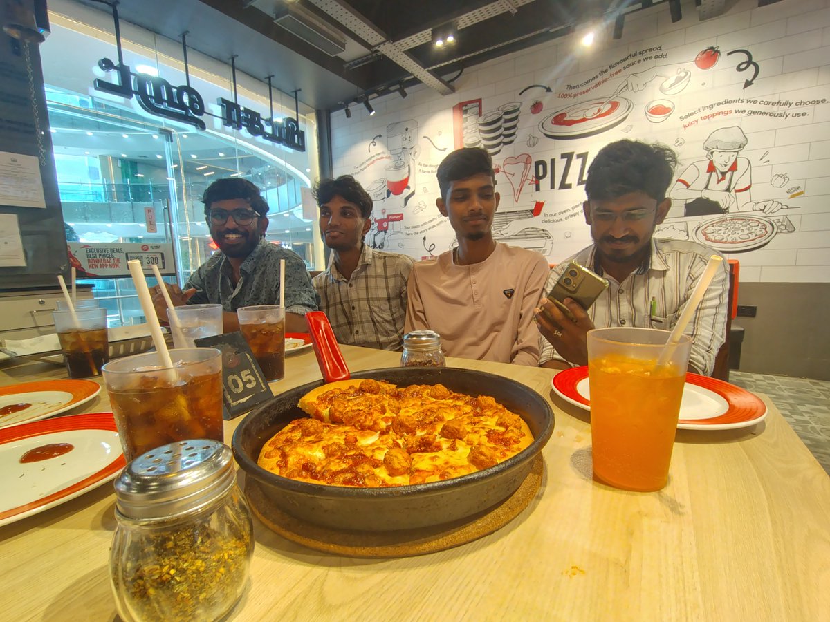 mandytechnology's tweet photo. Swapped code for cheese today 🍕

Our junior team stepped out for a small get-together, because strong teams are built on connection, not just collaboration.

#TeamMandy #WorkCulture #StartupLife #MandyTechnology https://t.co/eVq64zd4jr