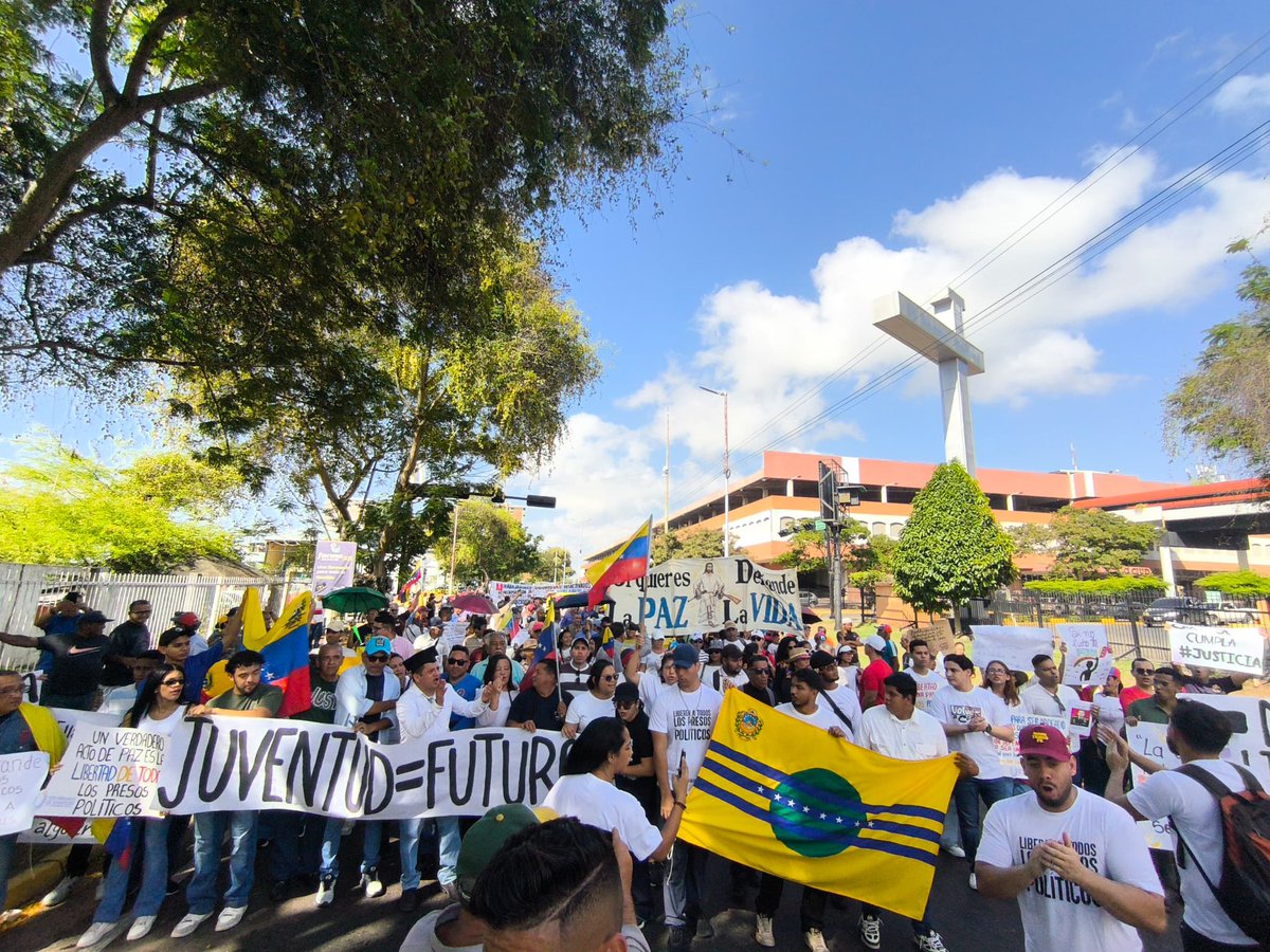 JovenesConVzla_'s tweet photo. 📍Bolívar - Puerto Ordaz https://t.co/AGXJwRwBU5