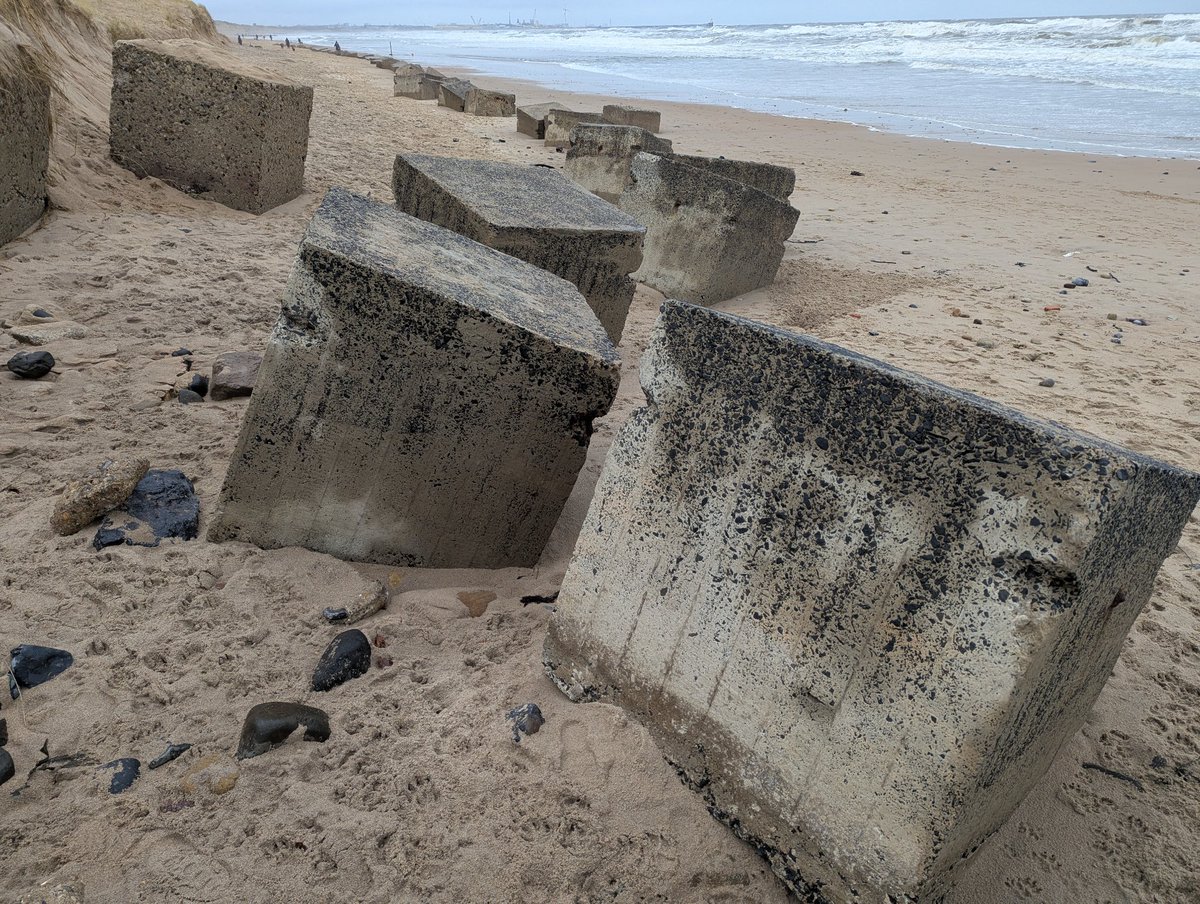 moley75's tweet photo. Second world war defences on the beach mainly #tanktraps #seatonsluice #blyth https://t.co/TAedDQ1JBm