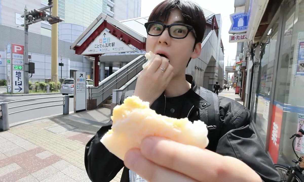 ขอบคุณที่แบ่งน้า แต่กินแส้บขนาดนี้ใครจะกล้าเอา กินเลยลูก 😂🫳🏻