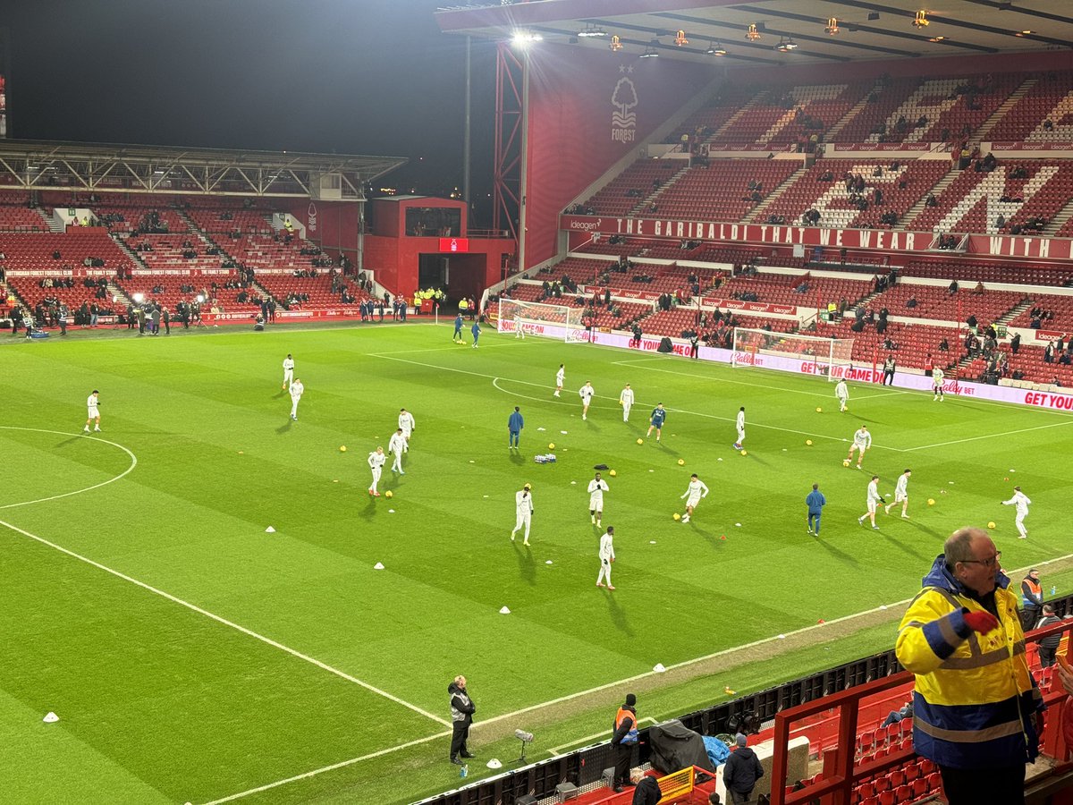 SteveSulley1's tweet image. Bumped into a Forest supporter ( Stephen ) from NI last night outside the club shop .. he and son had travelled over that day .. we are very lucky to have loyal supporters from all over the world #nffc keep the Faith #ureds 🔴⚪️⚽️👍