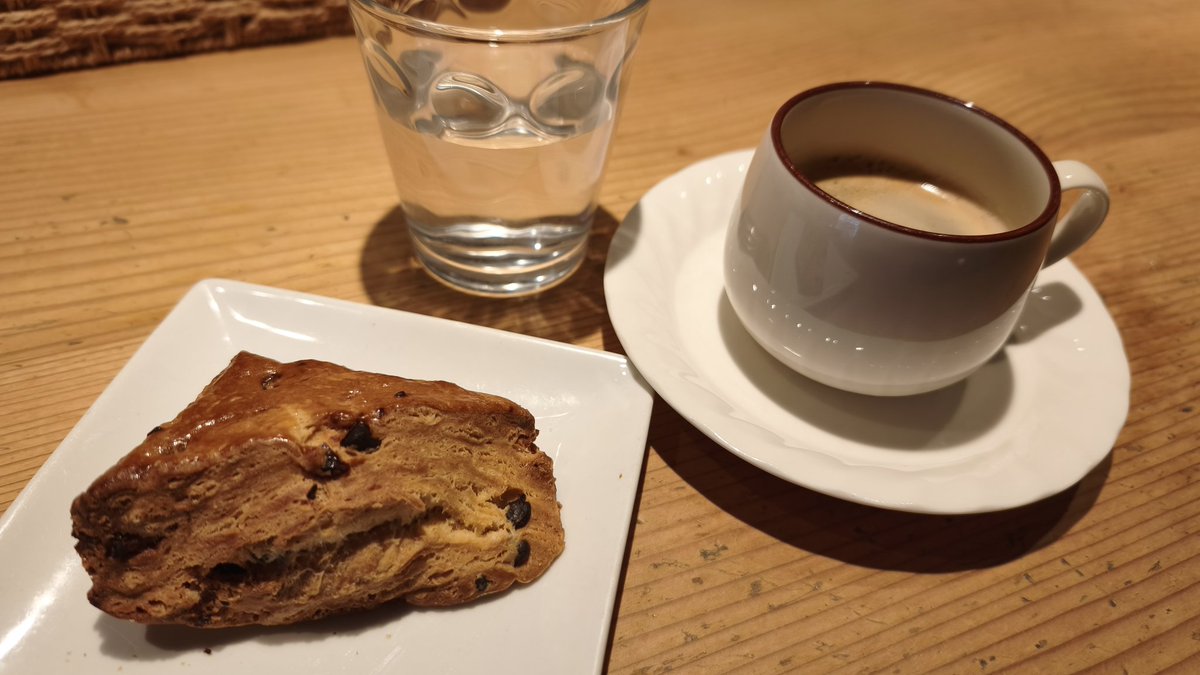 motoTechook's tweet image. いつまで楽しめるかわからないトルクメニスタンパビリオンのシェフのお店🇹🇲
#ビストロエスカーゴオランジュ