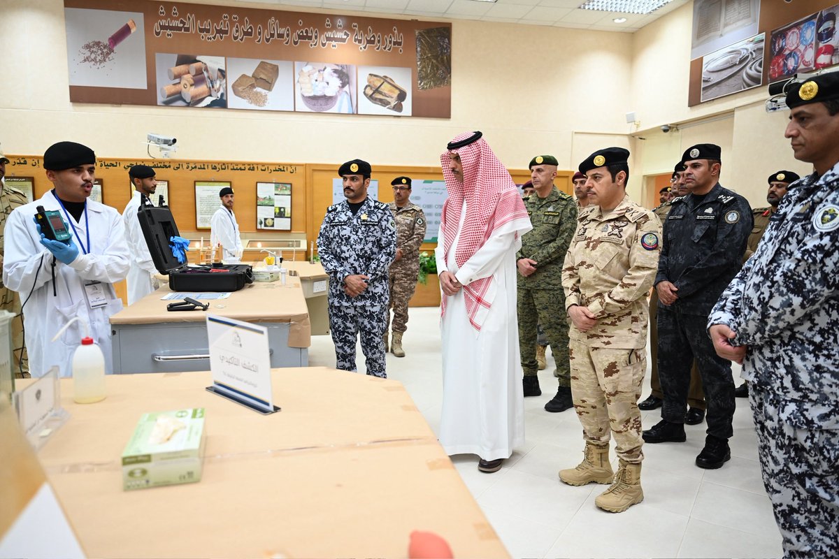 KSA_KFSC's tweet photo. جانب من الحفل الختامي لتطبيقات صقر الأمن العملية الـ (8) بـ #كلية_الملك_فهد_الأمنية . https://t.co/D8jJDkJdd4