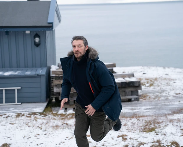 AudiencesUSA_P's tweet image. 🇬🇧 Les premières images de la saison 3 de la série de la BBC #Vigil avec Suranne Jones. Six épisodes tournés en Ecosse et dans l'archipel norvégien du Svalbard. Diffusion fin 2026.