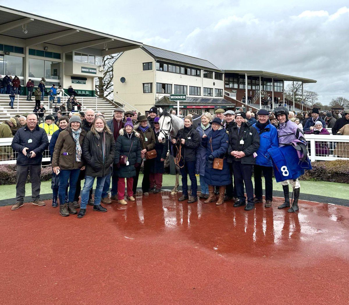 PFNicholls's tweet photo. Good to see Innamorato get off the mark over hurdles at @TauntonRacing with a smooth display under Harry Cobden. Congratulations to the Owners Group 153 Syndicate members. Well done to our team - double on the day! π #Winner71 #paulnichollsracing #teamditcheat #feedyourdesiretowin #doubleup @REDMILLSHorse
