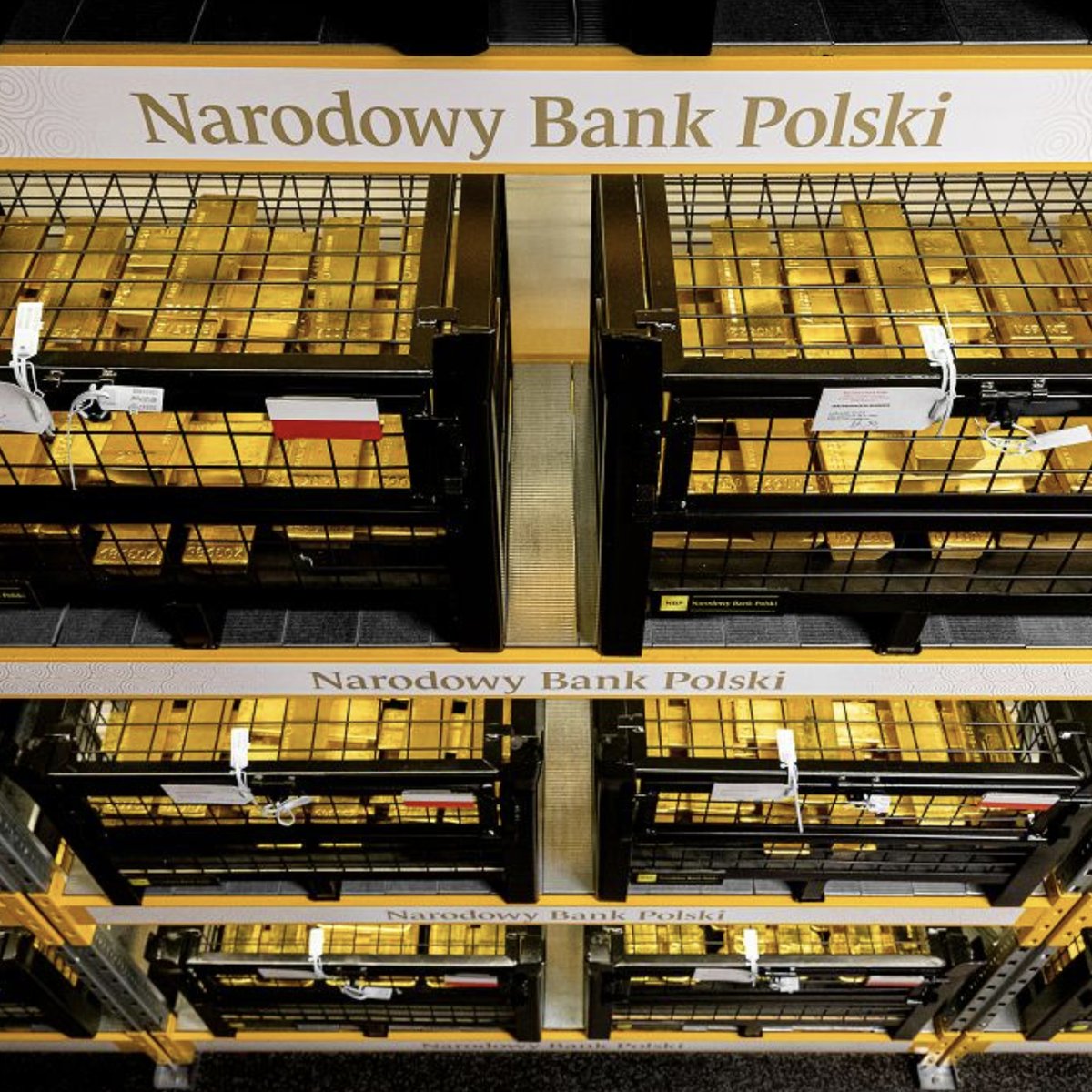 🎙️WARTOŚĆ DODANA: Inflacja, złoto i dolary
▶️youtube.com/watch?v=YcS5iI…
▶️open.spotify.com/episode/4Nu1Fd… 

W dzisiejszym odcinku <a href="/_Jakub_Borowski/">Jakub Borowski</a>, główny ekonomista Credit Agricole, opowiada o istotnych procesach i wydarzeniach w polityce pieniężnej.