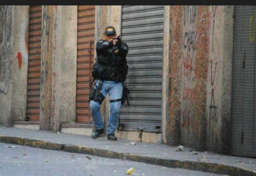 Recordando tal día como hoy en Caracas en 2014 y la consiguiente investigación periodística de las atrocidades que cometió ese día el chavismo, formidables <a href="/TamoaC/">Tamoa Calzadilla</a> <a href="/CBatiz/">César Batiz</a> <a href="/boonbar/">Lisseth Boon</a> <a href="/albinsonl/">Albinson</a> <a href="/airamfernandez/">Airam Fernández</a> <a href="/Laura_Weffer/">Laura_Weffer</a> <a href="/cruzcarjuan/">Carjuan Cruz</a>