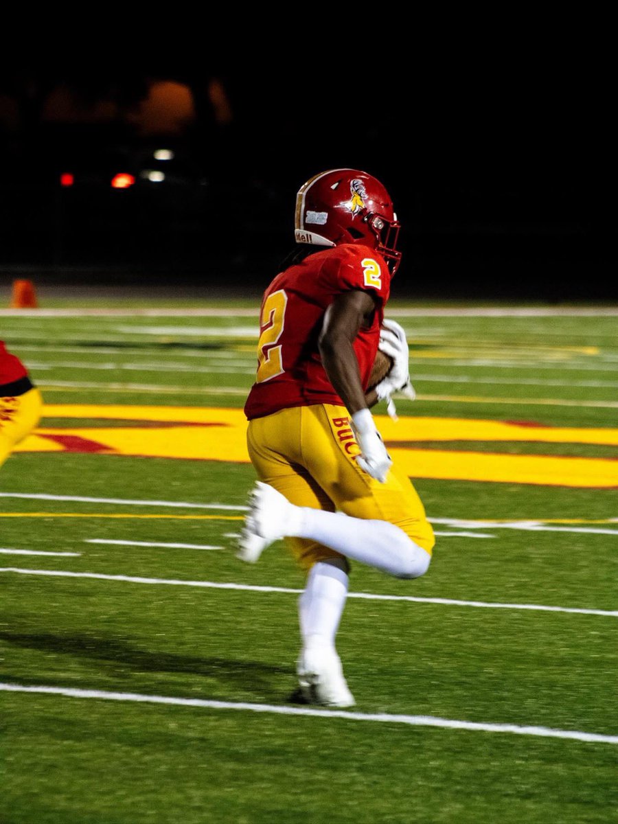 RyanRecruitsCFB's tweet photo. #WelcomeToTheProgram @amarion_ray
Ryan's Grade: FBS
Player Notes:
✅: ELITE burst (4.51 40yd)
✅: Great in open space
✅: High level recieving capabilities
✅: Shockingly hard to tackle for his size
Player Comp: (This might sound insane but it is 100% true)
De'Anthony Thomas https://t.co/TfhCIOvDBF