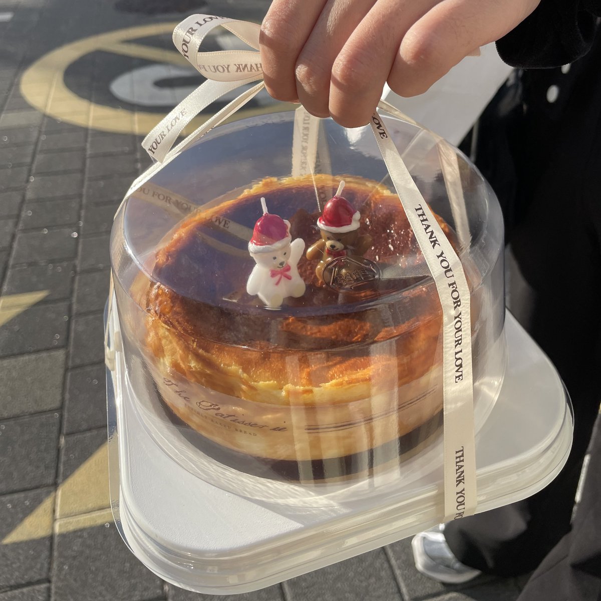 PLLImango's tweet image. 이번 놔생카에서 치즈케익 나눔을 했었는데요〰️
한 분 한 분 너무 맛있다고 디엠이나 카톡 주실때마다 전 파티시에가 아닌데 너무 기분 좋고 감사한거있죠(  ′̥̥̥ ˙̫ ‵̥̥̥  )💗
사실은 생카 다음날에 알통근육통(? 을 얻어서 괜히 한다고 했나 싶었는데 또 좋아해주시니까 너무 좋네요오 다들…