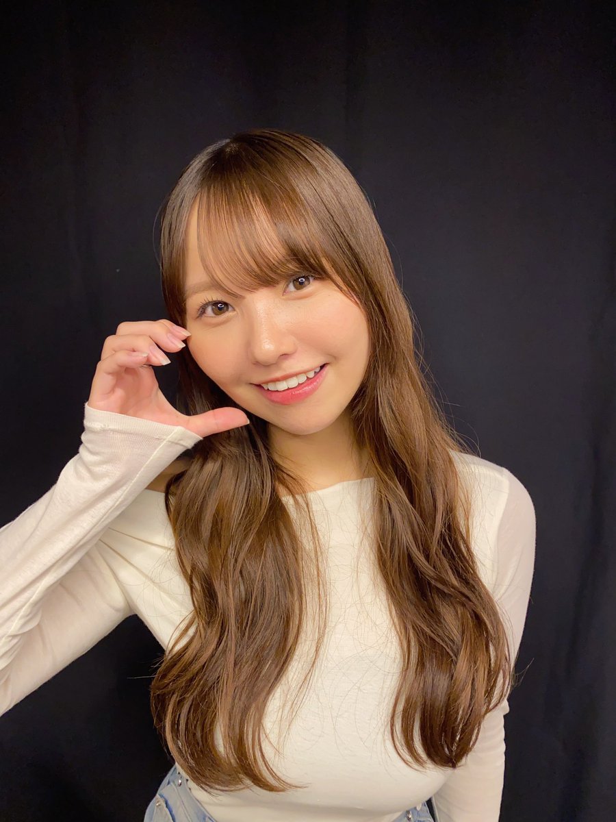 ona0987's tweet photo. @LovecumMiz38136 ゆずの顔とおっぱい見るとすぐ芯はいっ��ゃいます❤️💦
着衣のゆずも最高❤️ https://t.co/Htu75sk7Vl