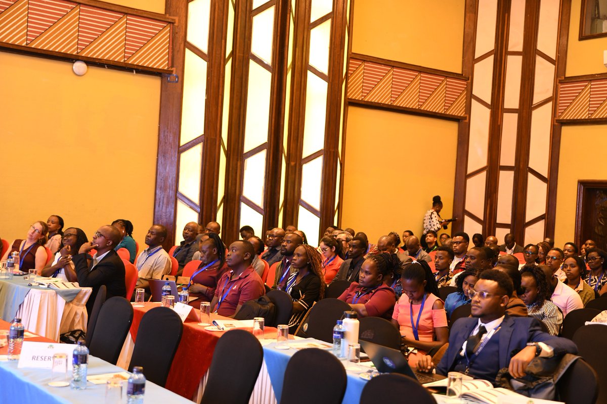 IDeAL_KEMRI_WT's tweet photo. Ndugwa Henry, a PhD Fellow, presented his research at the #KASH2026 conference, offering important insights into the pathogenesis of severe malaria. https://t.co/F2z2xejAmF