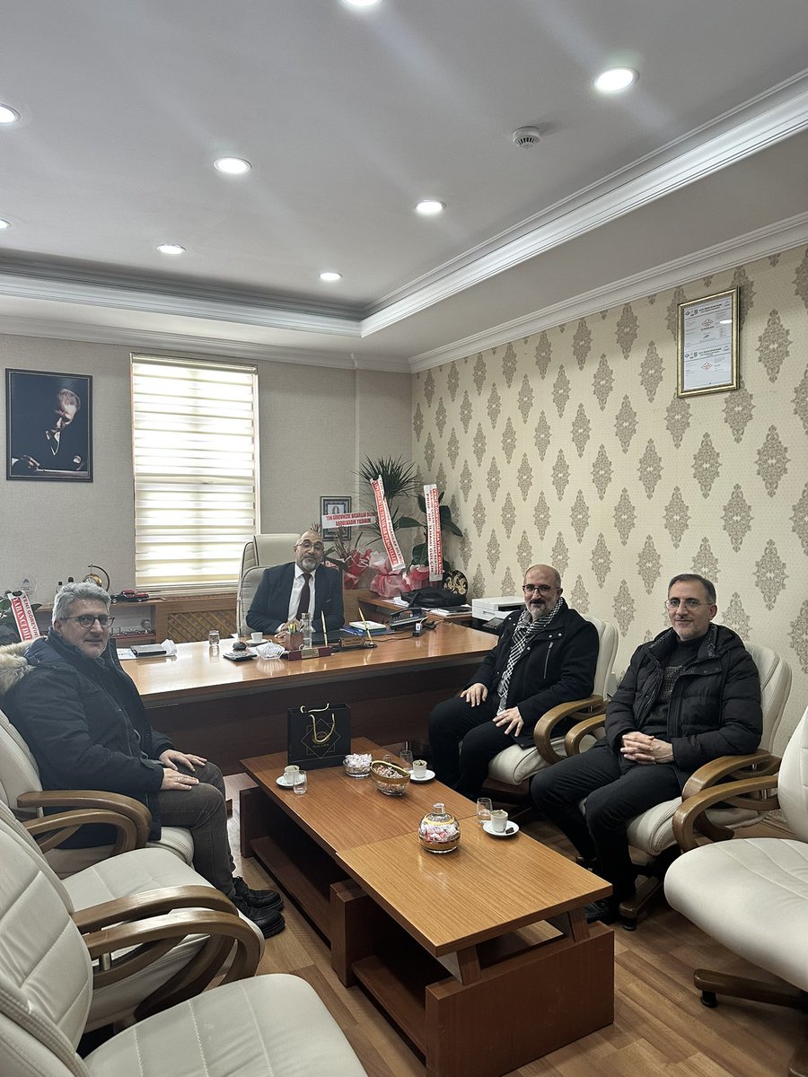 Ağrı İbrahim Çeçen Üniversitesine Genel Sekreter olarak atanan dostumuz Nimet Terkir beyi ziyaret ettik. Rabbim hayırlı hizmetler nasip etsin.  Bu şehrin güzel insanlara ihtiyacı var… <a href="/keremengin0/">Kerem ENGİN</a> <a href="/NurettinEngin8/">Nurettin Engin</a> <a href="/aicuni2007/">Ağrı İbrahim Çeçen Üniversitesi</a>