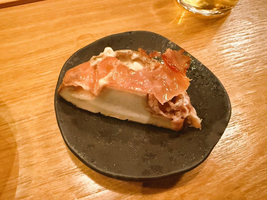 今日は仲良しの友達と北新地で一緒に飲みました🎵(すっぴんで失礼😂)楽しかったなあ✨いいお店沢山紹介してくれてありがとう❤