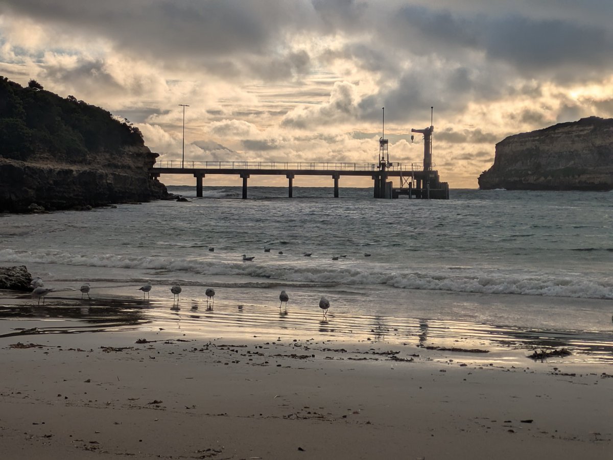 xcgeru's tweet photo. Day2. Drifted down Port Campbell. The gate of Antarctica.
https://t.co/rnywbfCvg6

Japanese available;
https://t.co/VklqI5lSBk

#TravelDiaries #travelogue https://t.co/NcF6QgGQqn