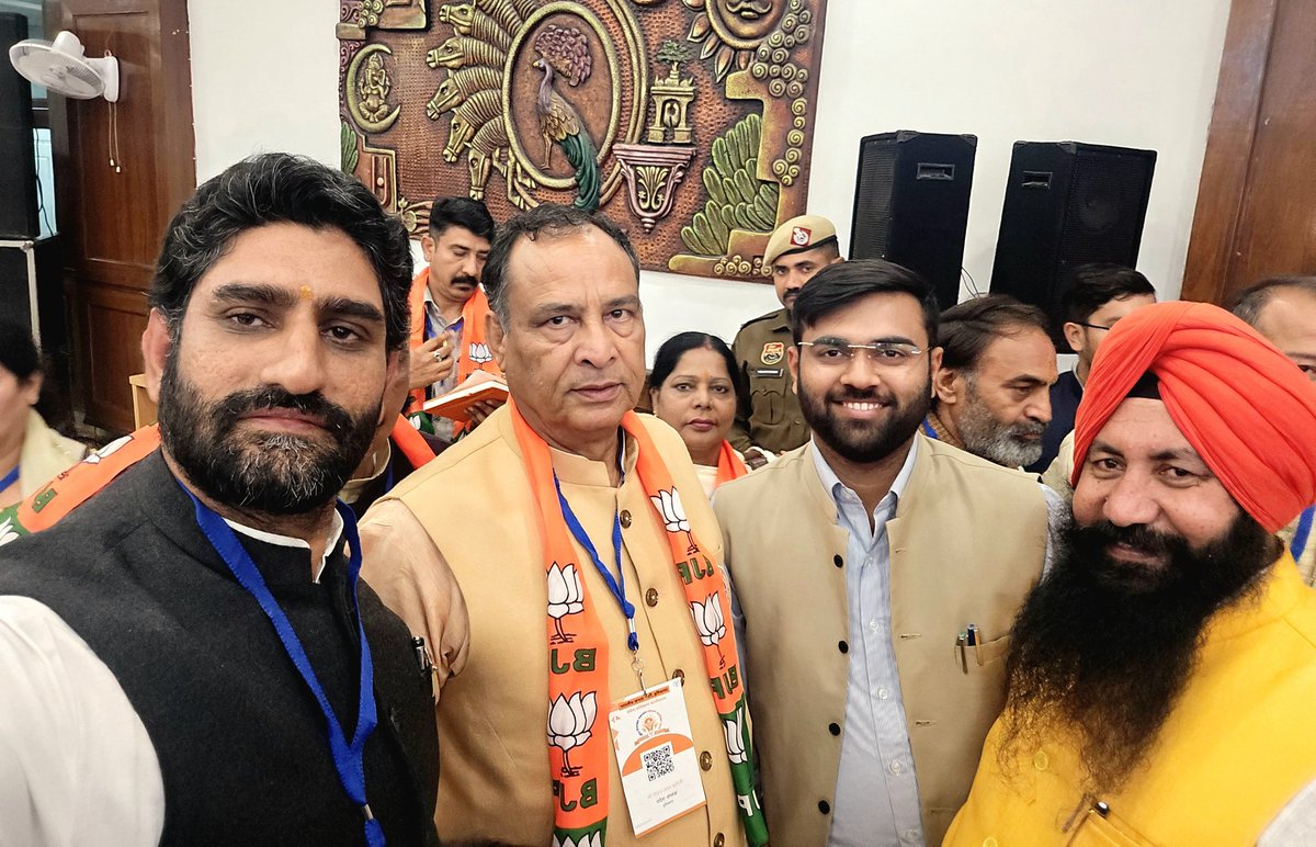 आज सूरजकुंड में आयोजित प्रदेश प्रशिक्षण वर्ग कार्यशाला में रहना हुआ। जिसमें माननीय मुख्यमंत्री श्री नायब सिंह सैनी जी, राष्ट्रीय सह-संगठन मंत्री श्री शिवप्रकाश जी, प्रदेश अध्यक्ष श्री मोहनलाल कौशिक जी, डॉ श्री देवेंद्र कुमार, संगठन मंत्री फणिंदर नाथ शर्मा जी, प्रदेश महामंत्री