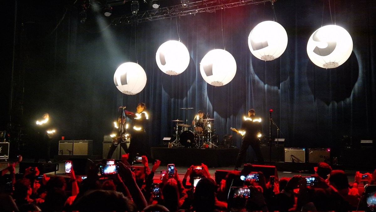 ALMA_DaNgErOuS's tweet photo. Tack för ännu en underbar konsert i México city @thehives !!! 🤗🇲🇽🇸🇪🖤 Ses igen på lördag 🤭🫶🏼 

@saralmqvist

#thehives #thehivesforeverforeverthehives https://t.co/UTipvSVYIM