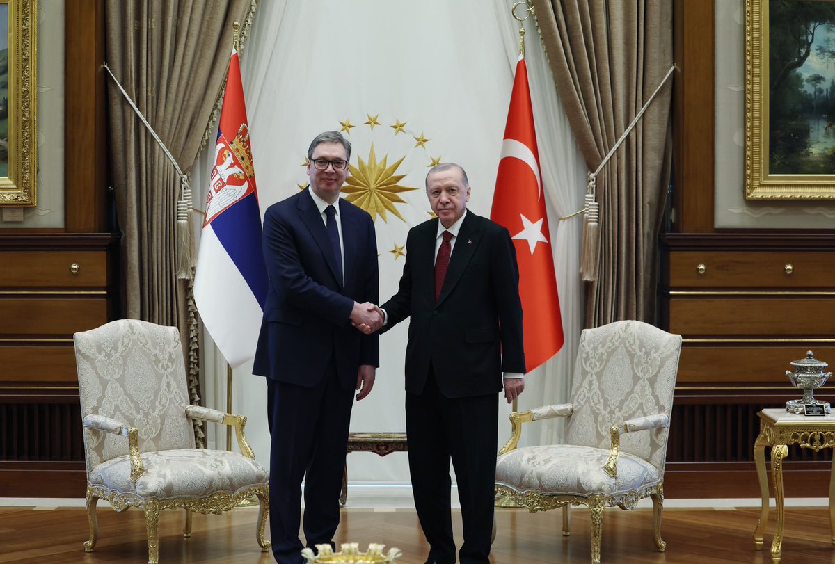 Cumhurbaşkanımız <a href="/RTErdogan/">Recep Tayyip Erdoğan</a>, Türkiye’ye ziyarette bulunan Sırbistan Cumhurbaşkanı Aleksandar Vucic ile Cumhurbaşkanlığı Külliyesinde bir araya geldi.