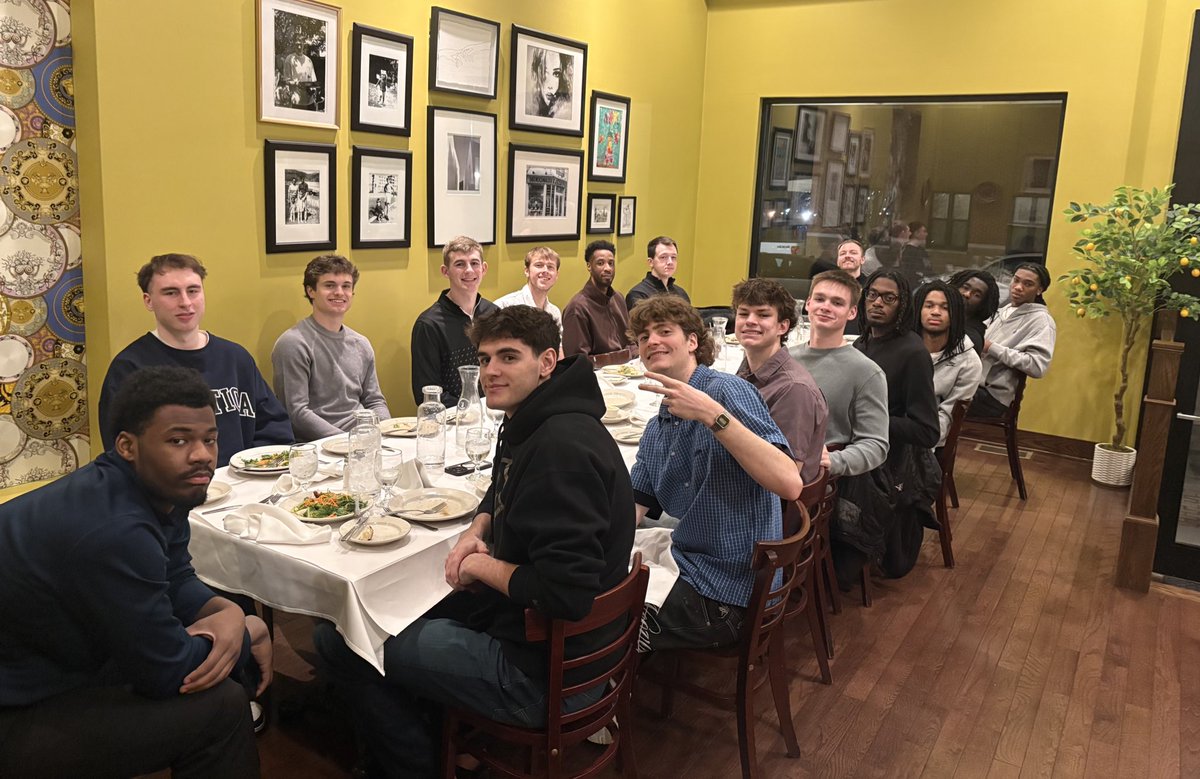 QUHawksMBB's tweet image. Sharing a meal at one of Quincy’s finest spots….thanks to Tiramisu and a friend of the program’s generosity. #GoHawks #StepbyStep