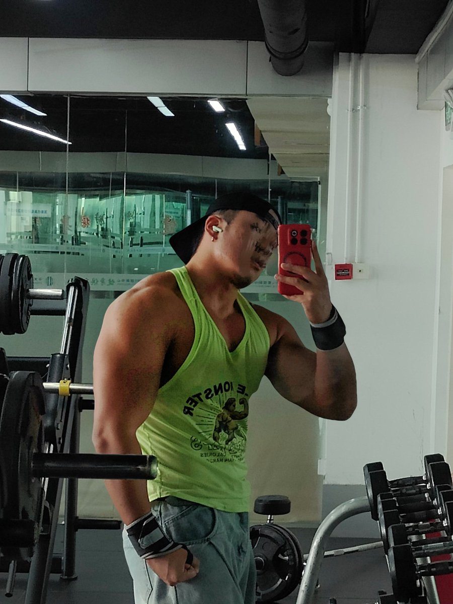 肌肉阳痿（求羞辱） tweet media