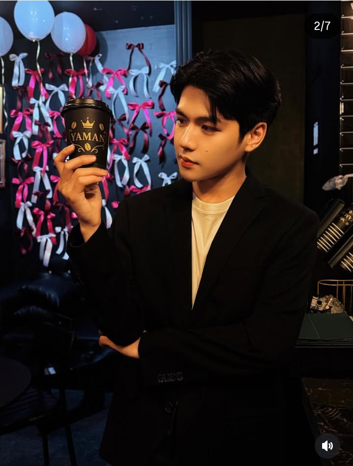 YAMAN CAFE reveals that HORI7ON Kim Huat Ng is one of the establishment's shareholders. Congratulations on your business Kim.

HORI7ON LUNOD OUT NOW

#HORI7ON_LUNOD
#HORI7ON #호라이즌 
<a href="/HORI7ONofficial/">HORI7ONofficial</a>