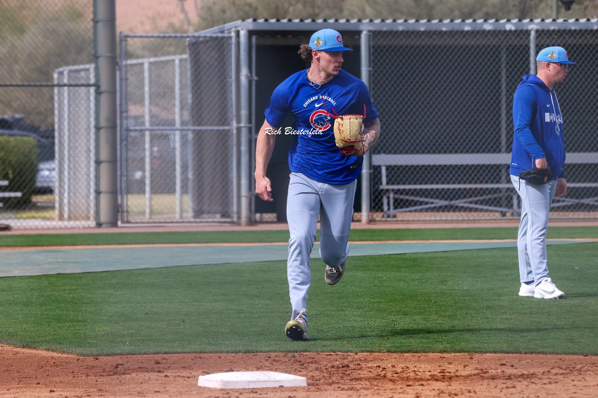 biest22's tweet image. Pitchers working on fielding and coverage drills is a rite of Spring Training! @Luke_L23 Jacob Webb @jordan_wicks99 @jaxonwiggins27 #Cubs #ST2026