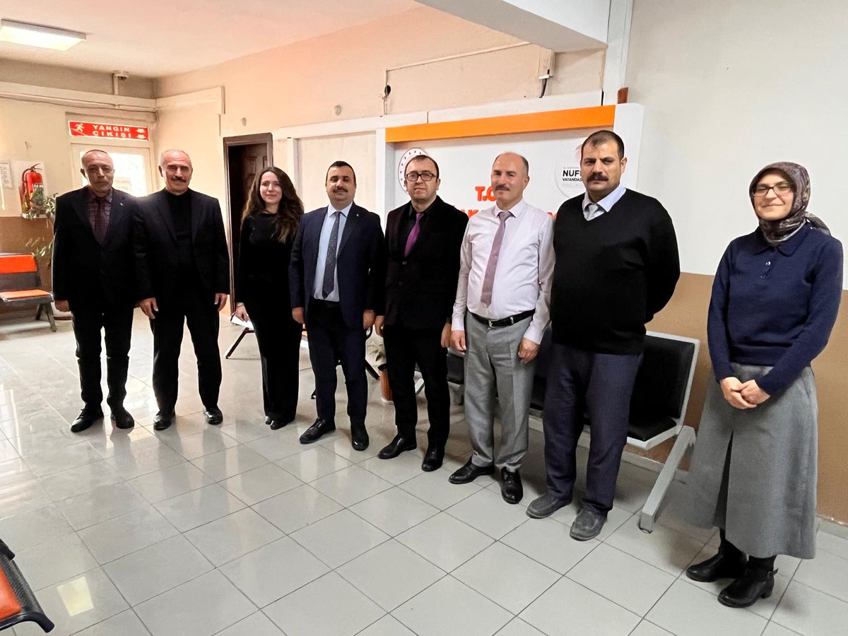 Bolvadin İlçe Nüfus Müdürlüğümüzü ziyaret ettik. Afyonkarahisar'ın güzel ilçesi Bolvadin'de mesai arkadaşlarımızı yerinde gördük, çalışmaları inceledik ve vatandaş odaklı hizmetlerimizi güçlendirdik. 

Modern ve düzenli ortamda, personelimizin özverili çalışmalarıyla hızlı ve