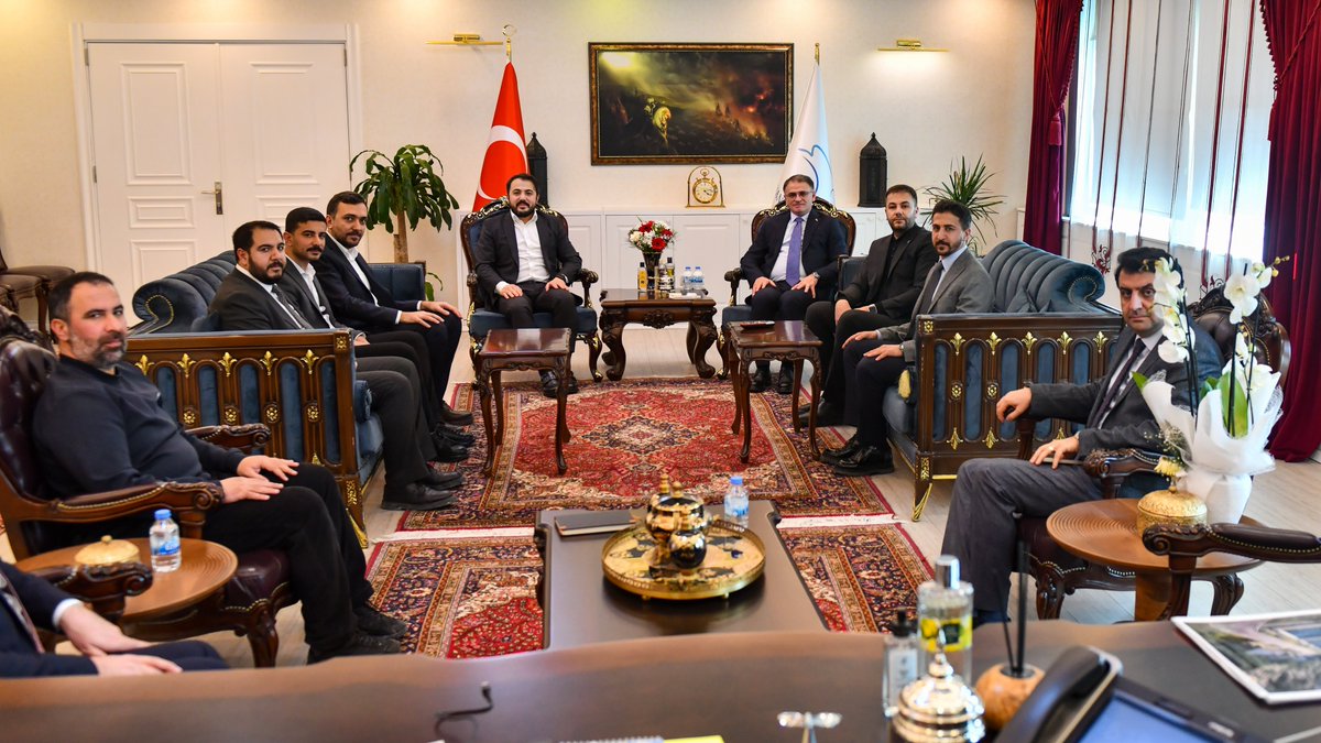 Valimiz Sn. Ozan Balcı, TÜGVA Genel Başkan Yardımcıları Sn. Gürkan Emecen, Sn. Ramazan Anıl, TÜGVA Lise Teşkilat Sorumlusu Sn. Musa Uygur, TÜGVA Van İl Başkanı Sn. Hamza Sığınç’ı makamında kabul etti.

<a href="/valiozanbalci75/">Ozan Balcı</a>