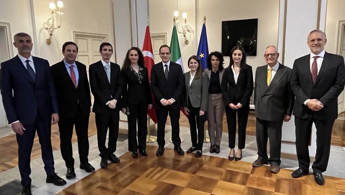 İtalya’nın yeni Büyükelçisi Eks.Giuseppe Manzo ve değerli konsolosluk ekibiyle verimli bir toplantı yaptık. 
Gaziantep ve bölgemiz adına yoğun gündemli zamanlar bizi bekliyor. 
<a href="/ItalyinTurkiye/">Italy in Türkiye 🇮🇹🇹🇷</a>