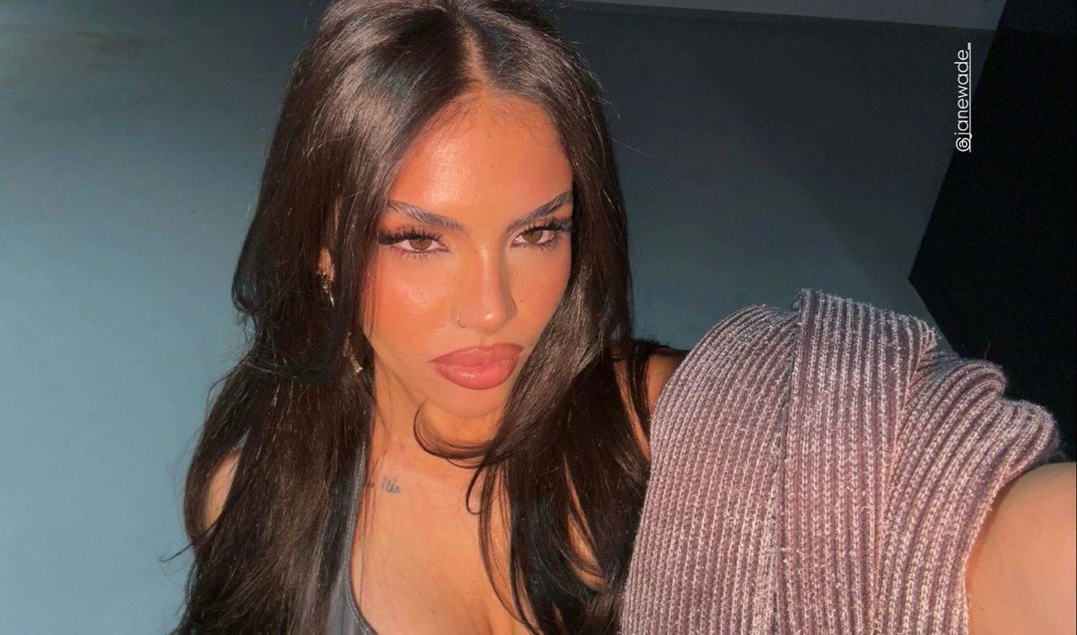 hud_jabi's tweet image. Huda Mustafa at NYFW for Jane Wade 🤍 STUNNINGLY gorgeous 😍
#HudaXNYFW #NYFW26