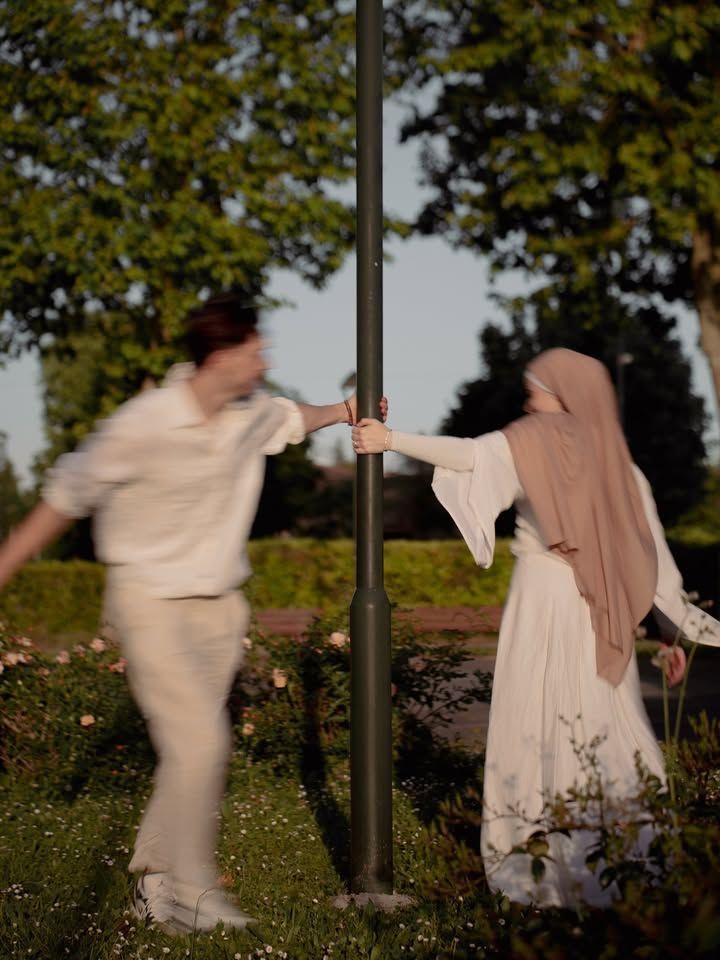 اتنا ناں مجھ سے تو پیار بڑھا کہ میں اک بادل آوارہ 🩷