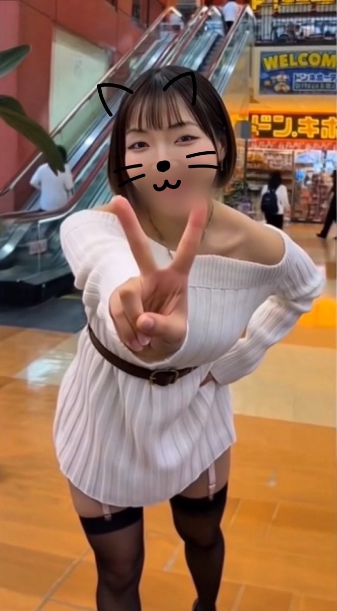 hitozuma721's tweet photo. お尻見せながら歩くの好き❤️ https://t.co/ZC5aXFNOwO