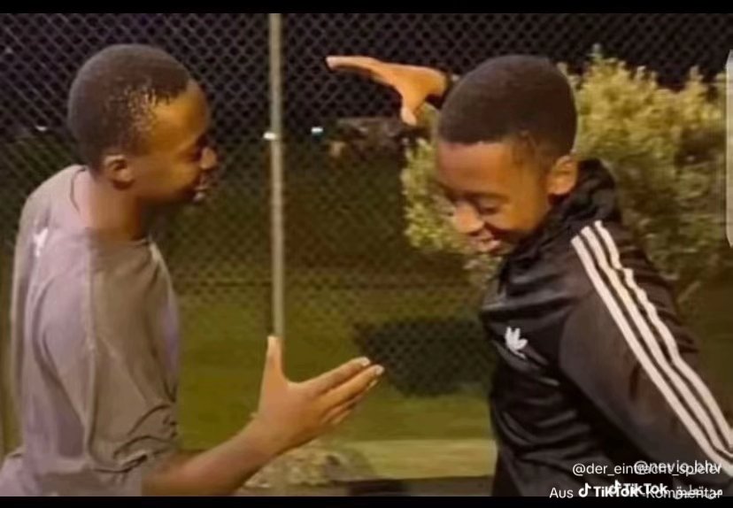 AAsdfgh7872's tweet photo. @LFC We all agree that salah is better than hazard, right? https://t.co/DtPfklsgAc