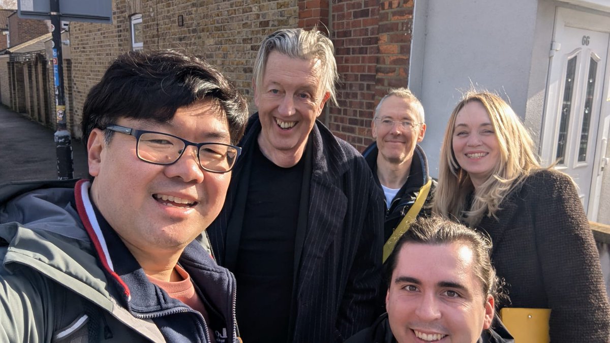 Today teams were out across Wandle ward, speaking to people about local and national issues - including the closure of the front counter at Wimbledon Police Station, parking, flytipping, and potholes - as well as the state of the world!