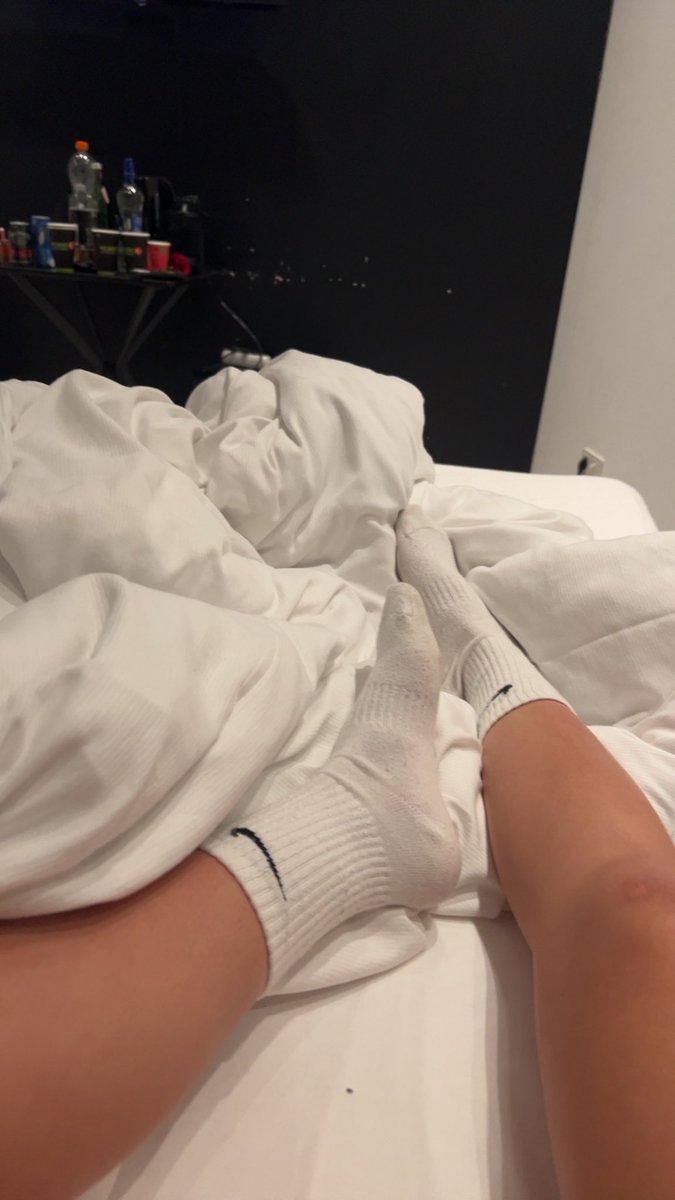 Tracy2089921's tweet photo. Wer will das ich sein Konto auseinandernehme? #geldsklave #dom #findomslaves #Geldsklave #Creatorglow #paypig #goddes #herrin #feet #socks https://t.co/zELKwzy2UA