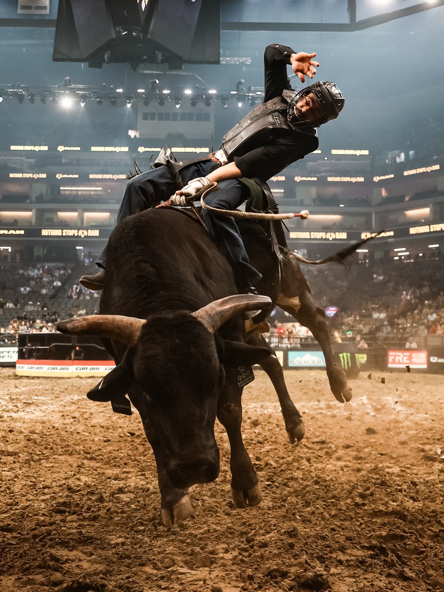 PBR's tweet image. Sactown had themselves a night! LET'S RUN IT BACK 🔄

[Watch Round 2 of PBR Sacramento tonight on Paramount+ at 10pm ET]