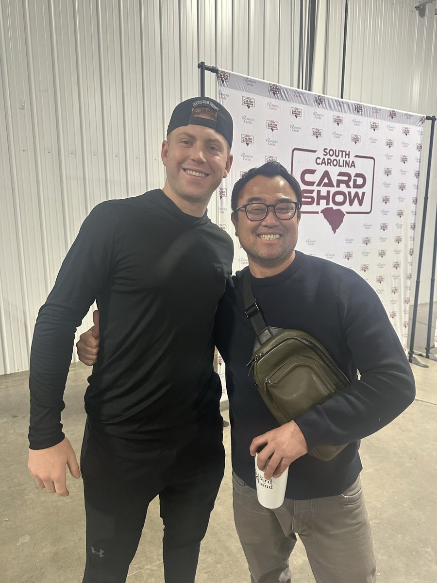Palmetto_Cards's tweet image. The SC Card Show is rolling 🔥
The athletes have been awesome 💪
And it’s nice and warm inside the Cantey Building at the SC Card Show! Here until 6pm tonight and open again at 9am tomorrow for VIP and 10am General admission!

#whodoyoucollect #cardcollector #columbiasc