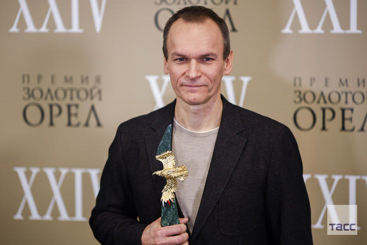 RuPol555's tweet image. В Москве подвели итоги в области кинематографии

Главные итоги церемония вручения премии "Золотой орел" - на фото списком.
.
•
°
#ЗолотойОрел #премия #кино #Россия #культура #новости #тп25