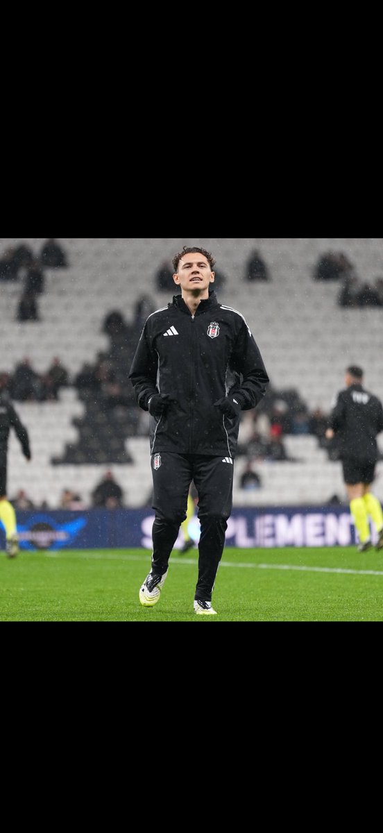 #BJKvKNY adam ortasını açtırdı golünü attırdı kırmızı yedi gitti yeni gelen transferlerde bu bahtsızlığımız nolucak bizim