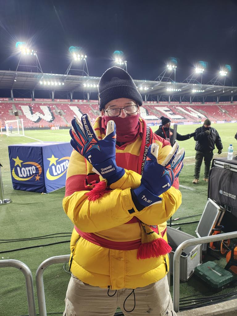 Szczęśliwe rękawice Sławka 💛❤️