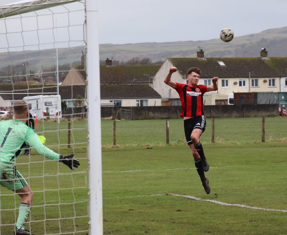 Darren Heavyside tweet media