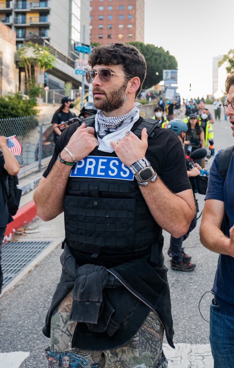 this genre of pics of hasan at local protests 😍