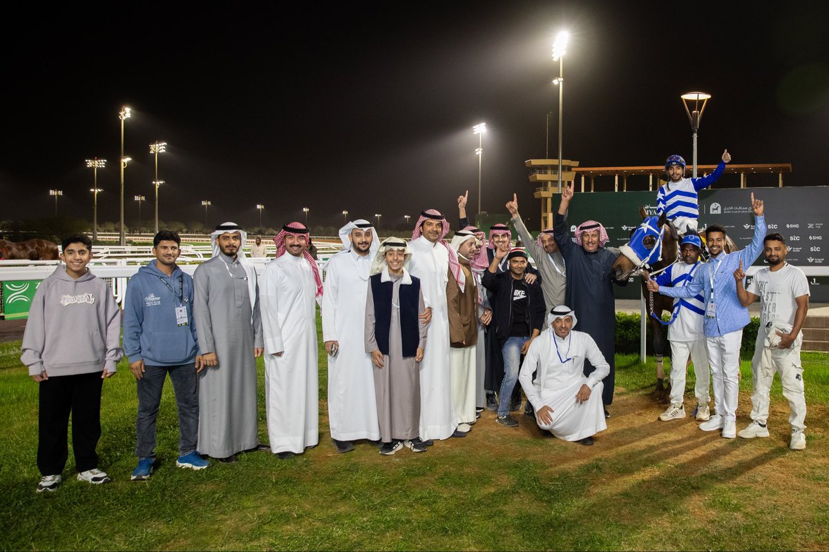 horsesnewsnet's tweet photo. #موسم_سباقات_الرياض
#الحفل_68
#الشوط_11
الفائز: اشجع |السعودية | ابن الحراق
المالك: احمد سليمان ابراهيم الطريقي
المدرب: محمد الحمد
الخيال: احمد الطيار
المنتج: ابناء الملك عبدالله بن عبدالعزيز
الزمن: 1:53:99
المسافة: 1800م
#صخيفة_الفروسية https://t.co/y5PoqW2aL9
