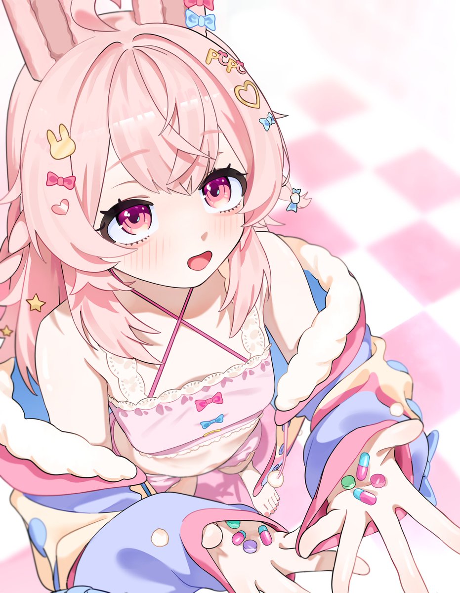 gurumie1229's tweet image. Pippa is offering you her funny candies... would you take them?